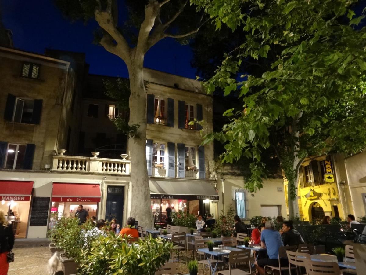 Aux Demoiselles D'Avignon Appartement Buitenkant foto